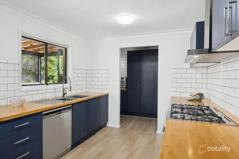 Property photo of 12 Cox Close Buff Point NSW 2262