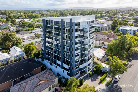 11/14-16 Bright Ave, Labrador, QLD 4215