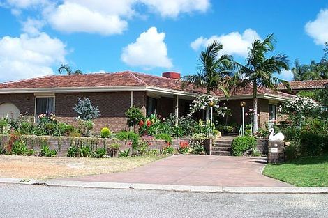 Property photo of 19 Holden Drive Noranda WA 6062