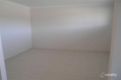 Property photo of 19 Greenslade Crescent Ellenbrook WA 6069