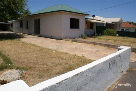 Property photo of 214 Fourth Street Wonthella WA 6530