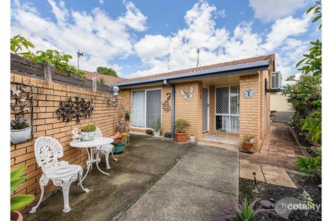 2/4 Calvary Ct, Labrador, QLD 4215