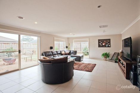 Property photo of 21 Citronelle Circuit Brookfield VIC 3338