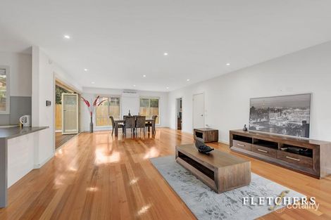 Property photo of 2/8 Nola Street Doncaster VIC 3108