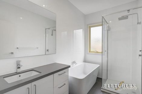 Property photo of 2/8 Nola Street Doncaster VIC 3108