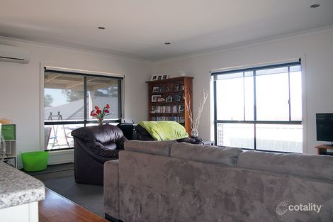 Property photo of 9 Trickett Court Kangaroo Flat VIC 3555