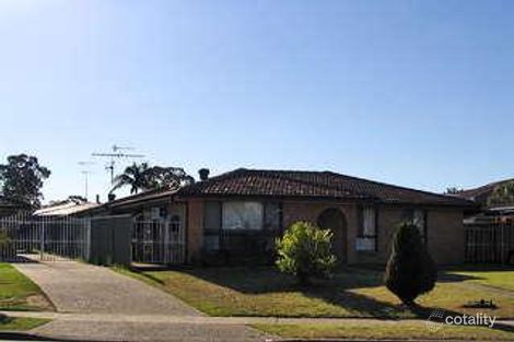 4 Gumdale Ave, St Johns Park, NSW 2176