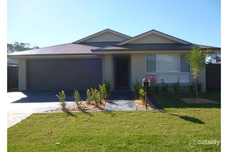 8 Marshall Ave, Ropes Crossing, NSW 2760