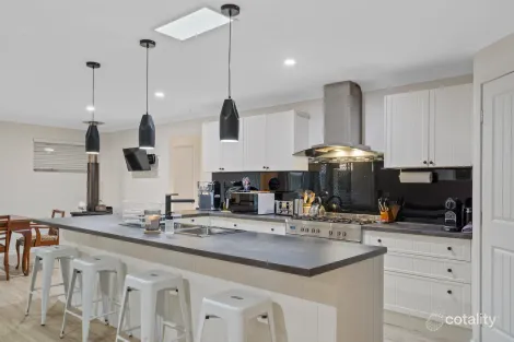 Property photo of 18 Willowood Place Fernvale QLD 4306