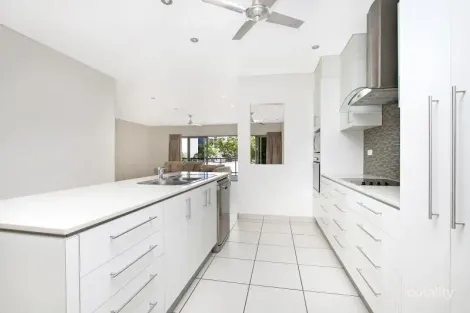 Property photo of 2/44 McLachlan Street Darwin City NT 0800
