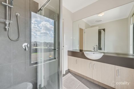 Property photo of 7 Adventure Avenue Fraser Rise VIC 3336