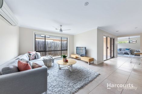 Property photo of 10 Bloomfield Place Truganina VIC 3029