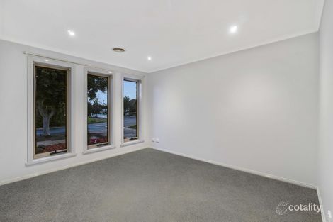 Property photo of 1 Finsbury Close Caroline Springs VIC 3023