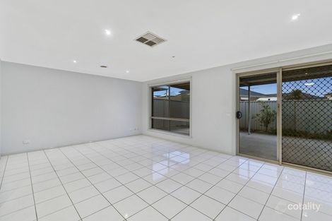 Property photo of 1 Finsbury Close Caroline Springs VIC 3023