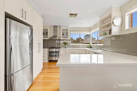 Property photo of 39 Hillside Road Mount Waverley VIC 3149