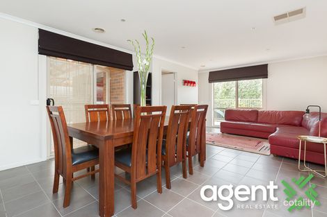 Property photo of 17 Hollington Way Berwick VIC 3806