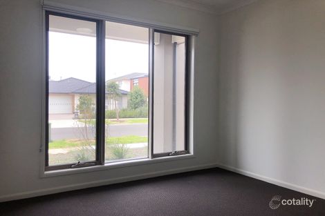 Property photo of 5 Creston Street Point Cook VIC 3030