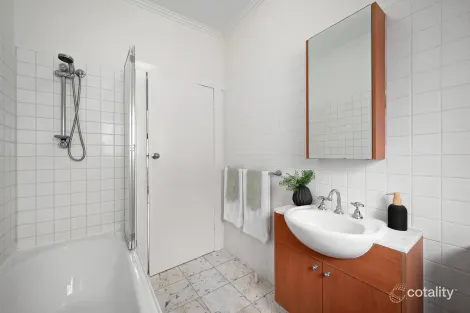 Property photo of 12/2A Ravens Grove St Kilda East VIC 3183