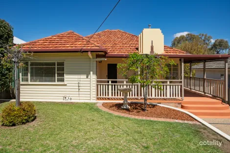 Property photo of 231 Bernhardt Street East Albury NSW 2640
