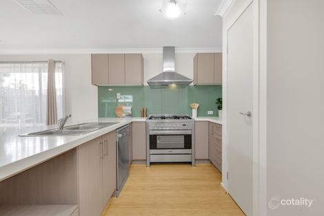 Property photo of 5 Annarosa Court Werribee VIC 3030