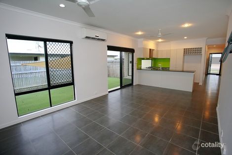 Property photo of 15-17 Hollanders Crescent Kelso QLD 4815