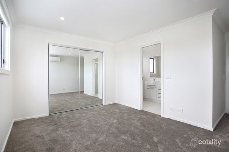 Property photo of 8 Nunkeri Court Clyde North VIC 3978