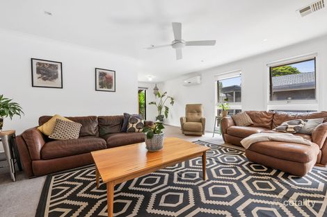 Property photo of 8 Deanswood Drive Somerville VIC 3912