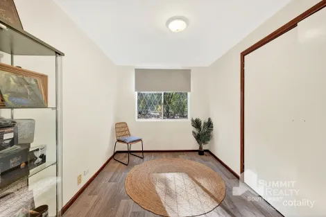 Property photo of 5 Thomas Court Leschenault WA 6233