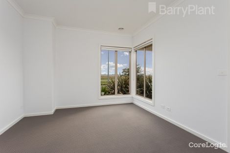 Property photo of 15 Seagrass Crescent Point Cook VIC 3030