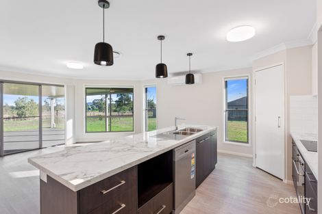 9 Milford St, Westbrook, QLD 4350