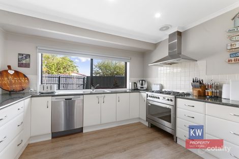 Property photo of 6 Selwyn Place Traralgon VIC 3844