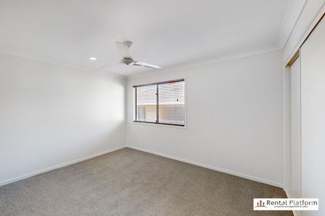 Property photo of 2/10 Bright Avenue Labrador QLD 4215