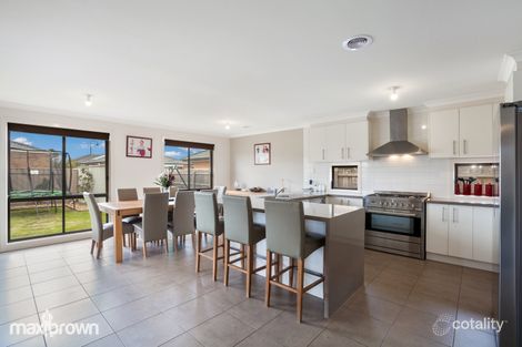 Property photo of 35 Adrian Circuit Wallan VIC 3756