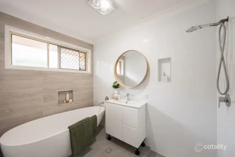 Property photo of 138 Silkyoak Circuit Fitzgibbon QLD 4018