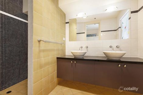Property photo of 10/561 Spencer Street West Melbourne VIC 3003