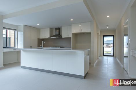 Property photo of 90 Sapphire Drive Treeby WA 6164