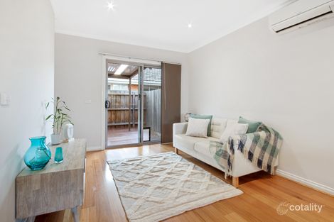Property photo of 2/18 Highland Street Kingsbury VIC 3083