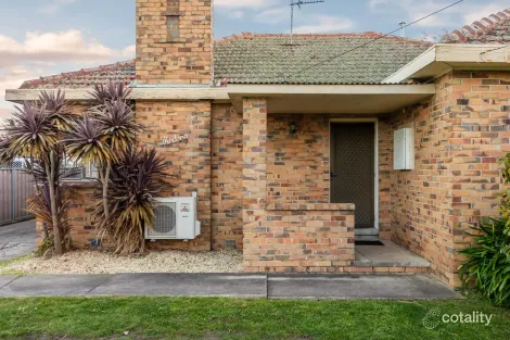 Property photo of 13 Iris Avenue Wendouree VIC 3355