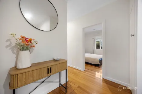 Property photo of 13 Iris Avenue Wendouree VIC 3355