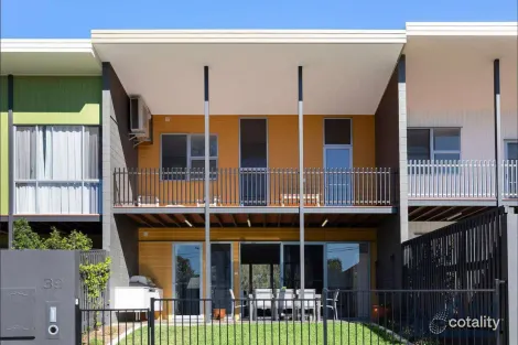 Property photo of 39 Kersley Road Kenmore QLD 4069