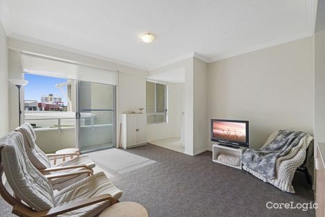Property photo of 18 Lakefront Crescent Varsity Lakes QLD 4227