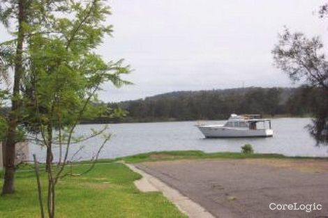 Property photo of 40 Brougham Avenue Fennell Bay NSW 2283