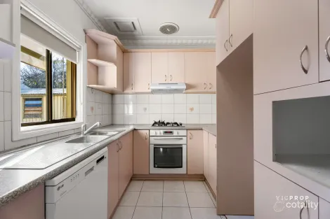 Property photo of 61 Avondale Avenue St Albans VIC 3021