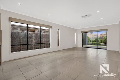 Property photo of 3 Subiaco Way Taylors Hill VIC 3037