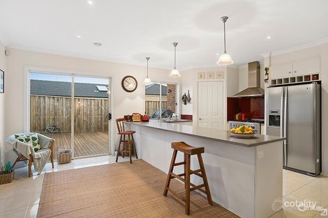 Property photo of 2 Oakview Boulevard Narre Warren North VIC 3804