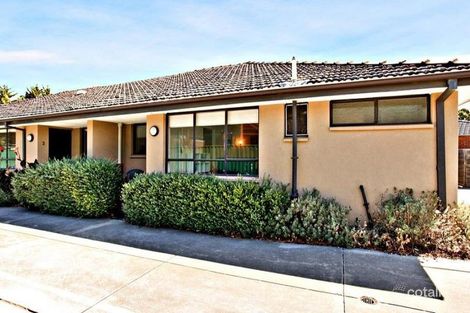 2/84 Civic Pde, Altona, VIC 3018