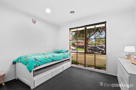 Property photo of 14 Magdalena Place Berwick VIC 3806