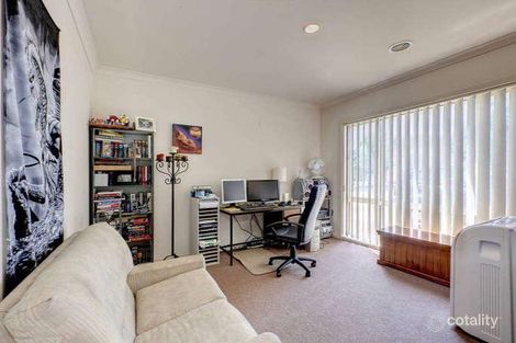 Property photo of 12 Tintern Loop Hillside VIC 3037