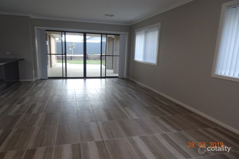 Property photo of 18 Wingrave Street Googong NSW 2620
