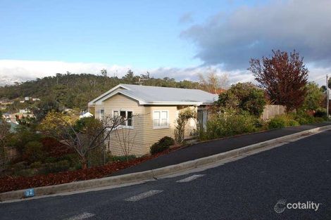 32 Corinna Rd, Lindisfarne, TAS 7015